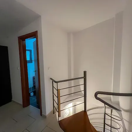 Vana Villa